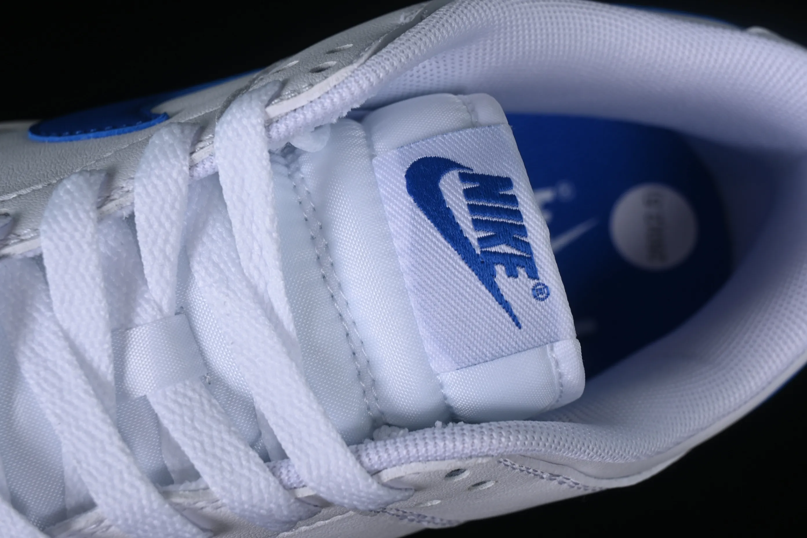 All categories Nk SB Dunk series Nk SB Dunk Low low-top sneakers K version Nk Dunk Low white blue SB low-top sports and leisure sneakers DV0831-104
